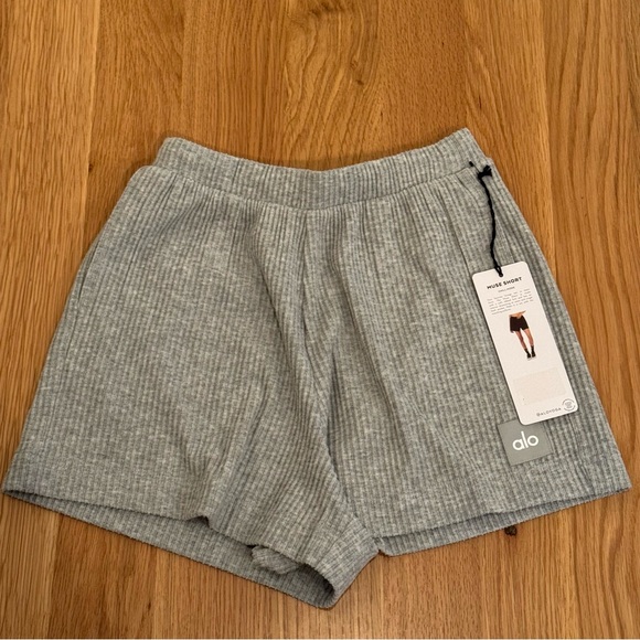Alo Muse Short Grey - Picture 4 of 4